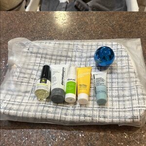 Free/$20.00 ulta bag black white pearl murad dermalogica ptr Saturday skin lot